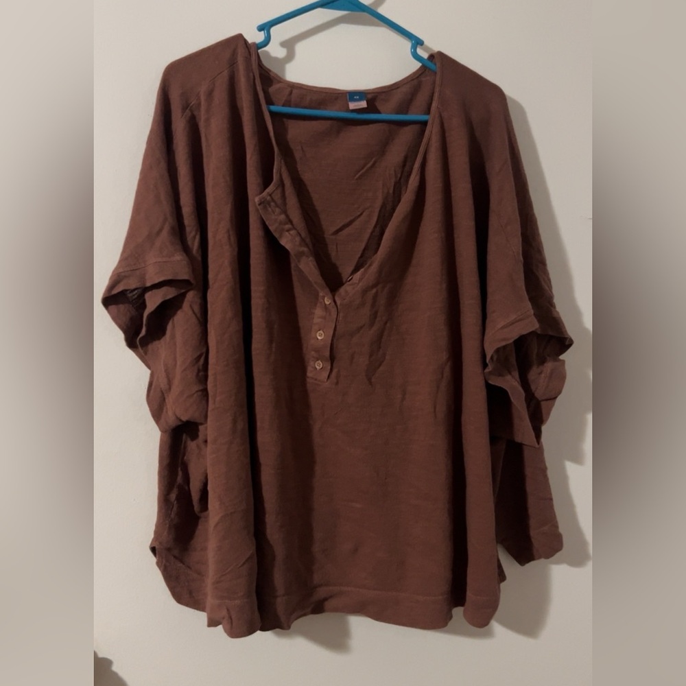 Old navy tee